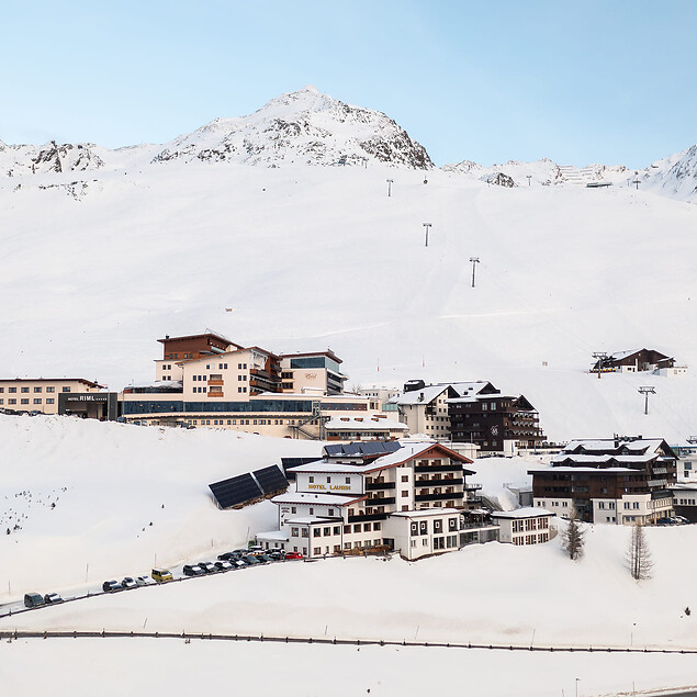 Alpenhotel Laurin Hochgurgl in the middle of the skiarea